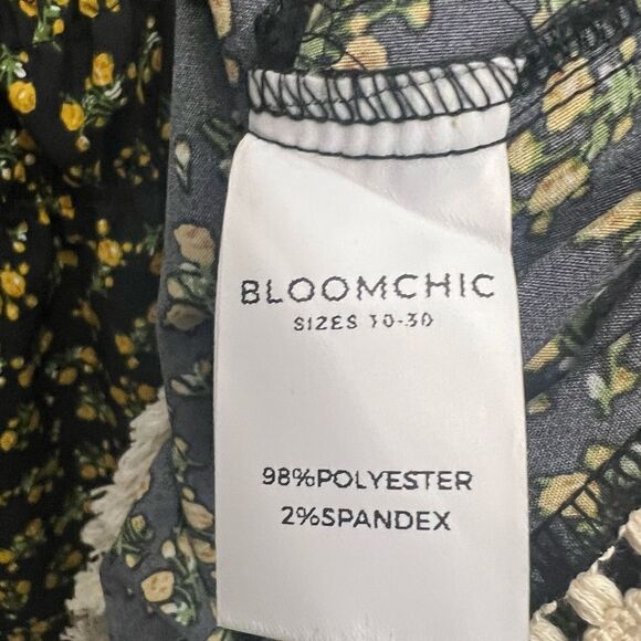 Bloomchic Strapless Top - Picture 6 of 7